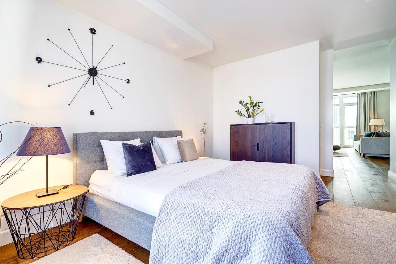 & Apartment *